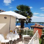 Sea View House Olja